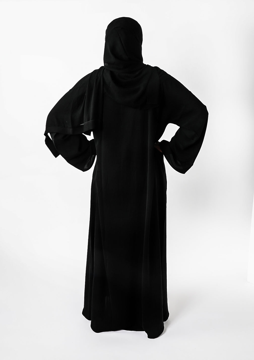 Oulima — The Leafed Elegance Abaya