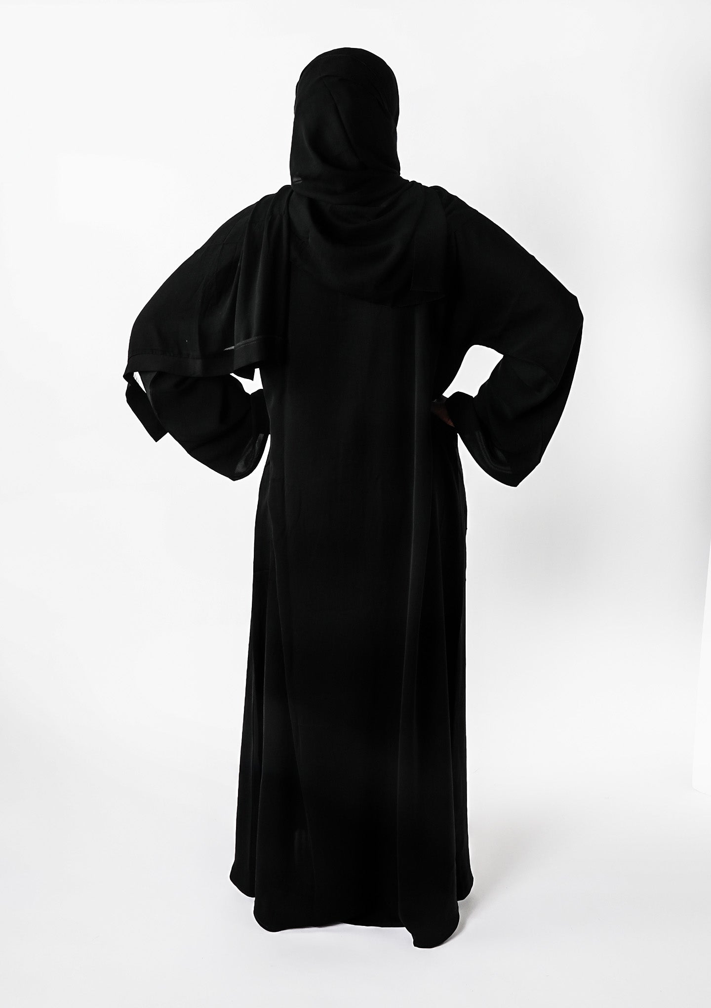 Oulima — The Leafed Elegance Abaya